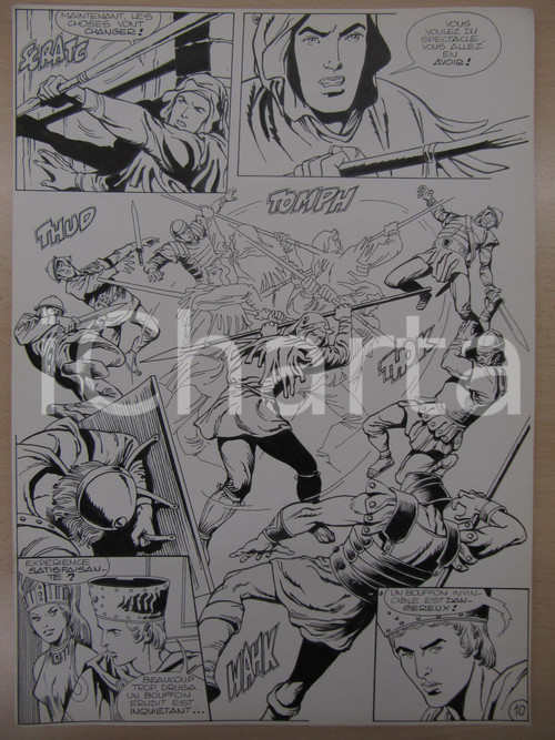 1976 BD FANTASY FRANCE La saga de KABUR N° 6 tav.10 Original BERNASCONI LUBE 1976 FANTASY FRANCESE LA SAGA DE KABUR episodio n° 6 - LE DIEU-DEMON Tavola 10 Tavola originale di LUBE cm 35 x 45 Pregevole tavola originale e autografa, realizzata a china su carta, del grande disegnatore Luciano Bernasconi (LUBE), per il noto fumetto fantasy eroico francese 'La saga de Kabur', su testo di Claude J. Legrand e pubblicato dalle Edizioni Lug. Il fumetto narra le avventure del principe Kabur d'Ultima Thulé, esiliato dal suo regno e condannato a errare con la fedele compagna Lagrid. Si tratta del sesto episodio, scritto e disegnato da LUBE, ma accantonato e mai pubblicato a causa della fine della serie; uscì solo in Special-Zembla n° 157, nel 2000. In mediocri condizioni (lievissime piegature angolari). Tavola d'epoca, originale, autentica. NOTA BIOGRAFICA Luciano Bernasconi (alias Lube, Saint Germain) nasce a Roma nel 1939. Dal 1959 al 1964 prepara i disegni a matita per Carlo Cedroni, disegnatore dell'agenzia romana Barbato/Mancini che si occupa della produzione di fumetti per 1'editrice Lug di Lione. Nello stesso periodo ha anche saltuarie collaborazioni, sempre per le matite, con Alberto Giolitti, Ruggero Giovannini, Gino Guida, Nevio Zeccara e Annibale Casabianca. Nel 1966 inizia la collaborazione con le Edizioni Europer di Roma, disegnando serie di guerra per la testata ATTAK. Nel 1967 lega il suo nome alla serie PAPPAGONE, ideata e sceneggiata da Luigi De Filippo e la serie successiva CICCIO E FRANCO. Per la stessa casa editrice, la Gallo Rosso di Roma, disegna alcuni fascicoli della Donna Invisibile più varie illustrazioni. Nel 1968 disegna tre albi dell'Intrepido per 1'Editrice Universo. Nel 1969 inizia la collaborazione, tramite l'agenzia Martini/Maffi di Milano con le Editions Lug, realizzando le serie WAMPUS e BOB LANCE. Dal 1970 ha inizio la collaborazione diretta con 1'editrice francese, collaborazione che durerà fino alla chiusura della stessa. Per la Francia, realizza vari personaggi L'AUTRE, KABUR, WAKI, LE GLADIATEUR DE BRONZE, BOB FLAY, L'AMI BARRY, JEFF SULLIVAN, BILLY BOYD, PHENIX, KIT KAPPA, BABY BANG (alcuni episodi), STARLOK, IL GRANDE BLEK (2 episodi) più alcune storie singole. Nel 1978 inizia a lavorare con il Giornalino della San Paolo Editrice per cui esegue storie brevi che spaziano dal costume alla fantascienza. Nel 1979 ha inizio anche la collaborazione con la Edifumetto di Milano, per la quale realizza storie di genere erotico/porno, collaborazione che dura sino alla chiusura della casa editrice creata da Renzo Barbieri. Nel 1983 è invitato a partecipare al fumetto dell'estate Welcome to Rome, su sceneggiatura di Dal Prà, da un'idea dell'assessore Nicolini. Fa parte dei 40 disegnatori che si alternano alla realizzazione della storia, pubblicata a puntate sul quotidiano Il Messaggero. Dal 1989 collabora con la Blue Press di Roma, sempre nel genere erotico/porno ed esegue anche due racconti per la testata Splatter. Nel dicembre del 1990 disegna il numero di Natale di BLACK JACK per la Edifumetto. Nel 1991 disegna le matite del quarto episodio di Gordon Linch, con inchiostri di Della Monica. Dello stesso anno è anche una storia breve per 1'Intrepido. Nel 1993 esegue varie storie tra cui un'avventura di Sherlock Holmes (inedita) per la rivista Crimen. Tra il 1994 e il 1995 collabora con 1'editrice Fenix di Roma, disegnando varie storie, tra cui la versione a fumetti del romanzo erotico GAMIANI. Nell'estate del 1995 riprende la collaborazione con L'Intrepido, disegnando due storie Western di Dal Prà e alcuni episodi della serie I CUSTODI.Comparso sulla Enciclopedia del Fumetto di Graziano Origa nel 1977, appare anche su Foto di famiglia di Gianni Bono su TEX n° 172 del 1975. Citazioni altresì su DIVA della Glittering Images di Firenze e pubblicazioni francesi tra cui: Le Collectionneur de Bandes Dessinees. originale e autentica 1 1976 BD FANTASY FRANCE La saga de KABUR N° 6 tav.10 Original BERNASCONI LUBE 1976 FANTASY FRANCESE LA SAGA DE KABUR episodio n° 6 - LE DIEU-DEMON Tavola 10 Tavola originale di LUBE cm 35 x 45 Pregevole tavola originale e autografa, realizzata a china su carta, del grande disegnatore Luciano Bernasconi (LUBE), per il noto fumetto fantasy eroico francese 'La saga de Kabur', su testo di Claude J. Legrand e pubblicato dalle Edizioni Lug. Il fumetto narra le avventure del principe Kabur d'Ultima Thulé, esiliato dal suo regno e condannato a errare con la fedele compagna Lagrid. Si tratta del sesto episodio, scritto e disegnato da LUBE, ma accantonato e mai pubblicato a causa della fine della serie; uscì solo in Special-Zembla n° 157, nel 2000. In mediocri condizioni (lievissime piegature angolari). Tavola d'epoca, originale, autentica. NOTA BIOGRAFICA Luciano Bernasconi (alias Lube, Saint Germain) nasce a Roma nel 1939. Dal 1959 al 1964 prepara i disegni a matita per Carlo Cedroni, disegnatore dell'agenzia romana Barbato/Mancini che si occupa della produzione di fumetti per 1'editrice Lug di Lione. Nello stesso periodo ha anche saltuarie collaborazioni, sempre per le matite, con Alberto Giolitti, Ruggero Giovannini, Gino Guida, Nevio Zeccara e Annibale Casabianca. Nel 1966 inizia la collaborazione con le Edizioni Europer di Roma, disegnando serie di guerra per la testata ATTAK. Nel 1967 lega il suo nome alla serie PAPPAGONE, ideata e sceneggiata da Luigi De Filippo e la serie successiva CICCIO E FRANCO. Per la stessa casa editrice, la Gallo Rosso di Roma, disegna alcuni fascicoli della Donna Invisibile più varie illustrazioni. Nel 1968 disegna tre albi dell'Intrepido per 1'Editrice Universo. Nel 1969 inizia la collaborazione, tramite l'agenzia Martini/Maffi di Milano con le Editions Lug, realizzando le serie WAMPUS e BOB LANCE. Dal 1970 ha inizio la collaborazione diretta con 1'editrice francese, collaborazione che durerà fino alla chiusura della stessa. Per la Francia, realizza vari personaggi L'AUTRE, KABUR, WAKI, LE GLADIATEUR DE BRONZE, BOB FLAY, L'AMI BARRY, JEFF SULLIVAN, BILLY BOYD, PHENIX, KIT KAPPA, BABY BANG (alcuni episodi), STARLOK, IL GRANDE BLEK (2 episodi) più alcune storie singole. Nel 1978 inizia a lavorare con il Giornalino della San Paolo Editrice per cui esegue storie brevi che spaziano dal costume alla fantascienza. Nel 1979 ha inizio anche la collaborazione con la Edifumetto di Milano, per la quale realizza storie di genere erotico/porno, collaborazione che dura sino alla chiusura della casa editrice creata da Renzo Barbieri. Nel 1983 è invitato a partecipare al fumetto dell'estate Welcome to Rome, su sceneggiatura di Dal Prà, da un'idea dell'assessore Nicolini. Fa parte dei 40 disegnatori che si alternano alla realizzazione della storia, pubblicata a puntate sul quotidiano Il Messaggero. Dal 1989 collabora con la Blue Press di Roma, sempre nel genere erotico/porno ed esegue anche due racconti per la testata Splatter. Nel dicembre del 1990 disegna il numero di Natale di BLACK JACK per la Edifumetto. Nel 1991 disegna le matite del quarto episodio di Gordon Linch, con inchiostri di Della Monica. Dello stesso anno è anche una storia breve per 1'Intrepido. Nel 1993 esegue varie storie tra cui un'avventura di Sherlock Holmes (inedita) per la rivista Crimen. Tra il 1994 e il 1995 collabora con 1'editrice Fenix di Roma, disegnando varie storie, tra cui la versione a fumetti del romanzo erotico GAMIANI. Nell'estate del 1995 riprende la collaborazione con L'Intrepido, disegnando due storie Western di Dal Prà e alcuni episodi della serie I CUSTODI.Comparso sulla Enciclopedia del Fumetto di Graziano Origa nel 1977, appare anche su Foto di famiglia di Gianni Bono su TEX n° 172 del 1975. Citazioni altresì su DIVA della Glittering Images di Firenze e pubblicazioni francesi tra cui: Le Collectionneur de Bandes Dessinees. originale e autentica 1